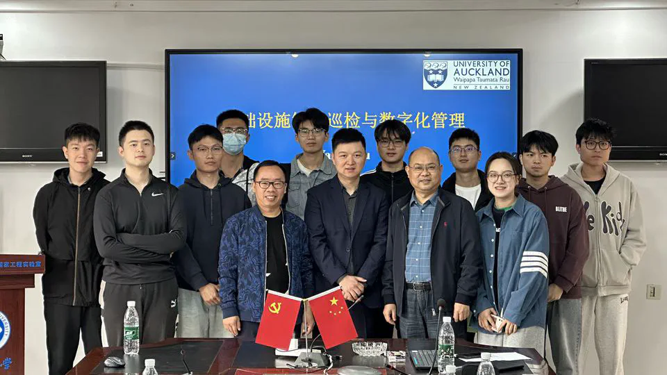 Yang visited a number of leading Chinese universities to strenghen international collaboration